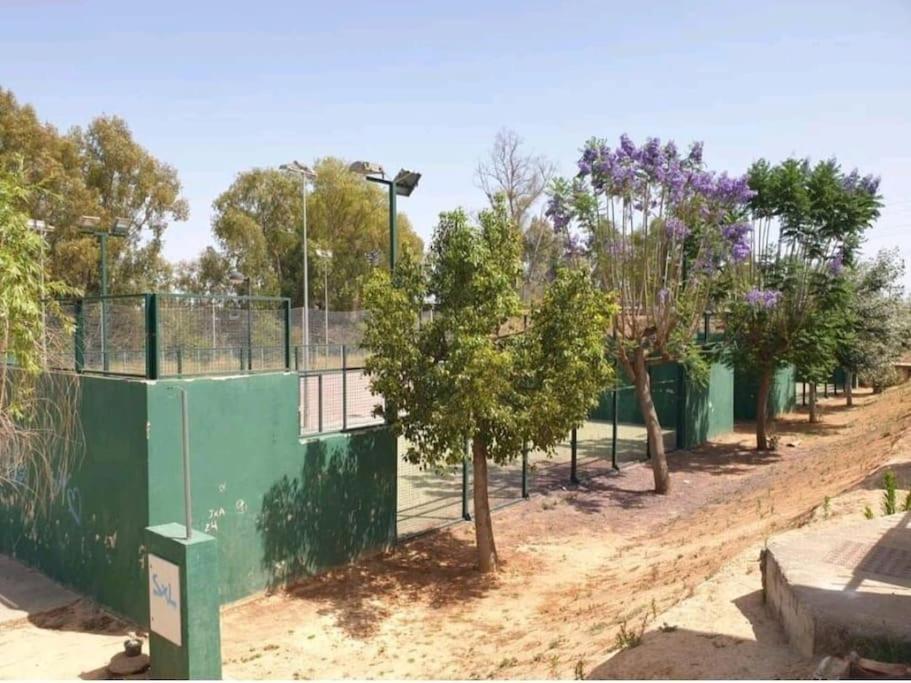 Alojamiento Con Piscina Y Parking En Sevilla La Algaba Exterior foto